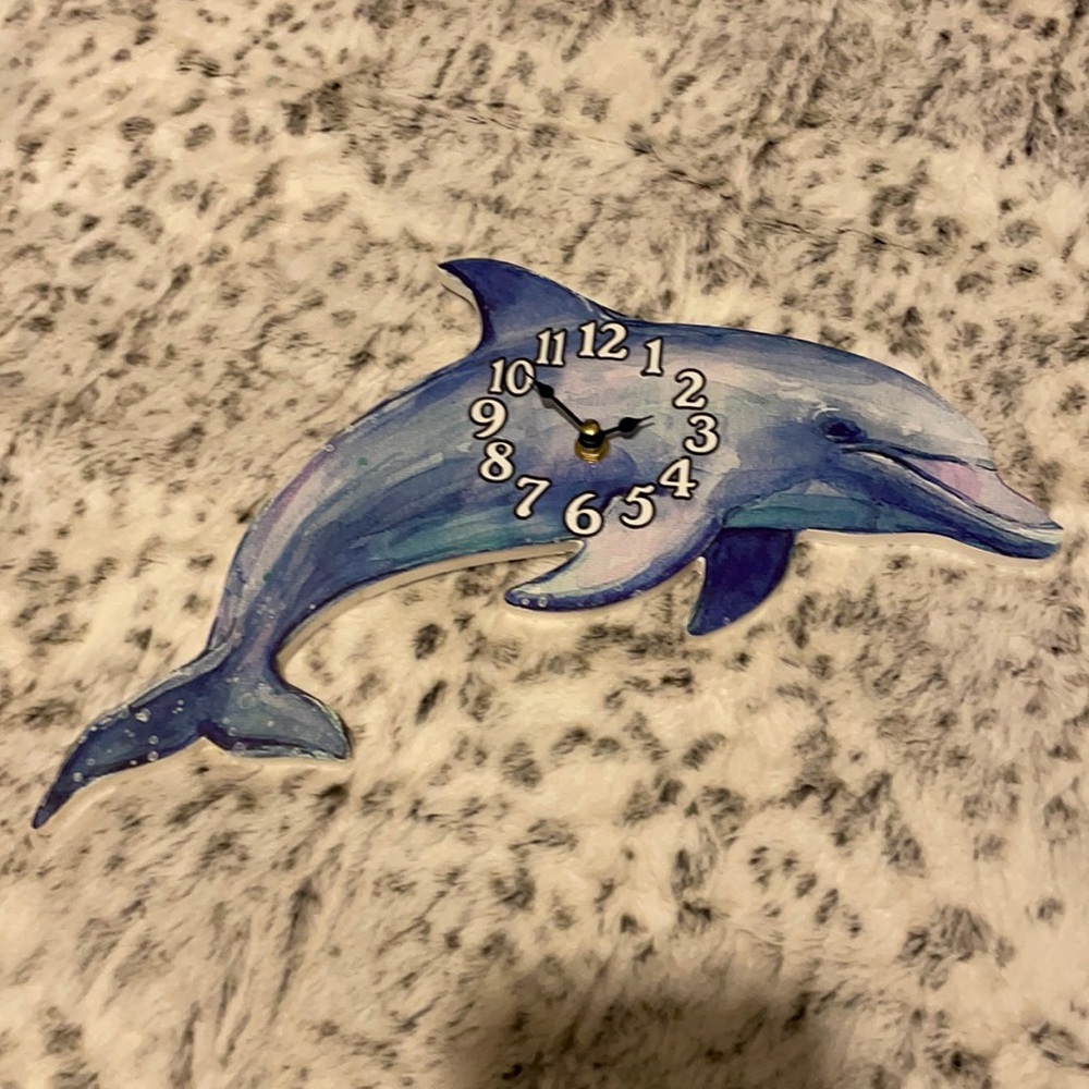 Beautiful Dolphin Clock!
